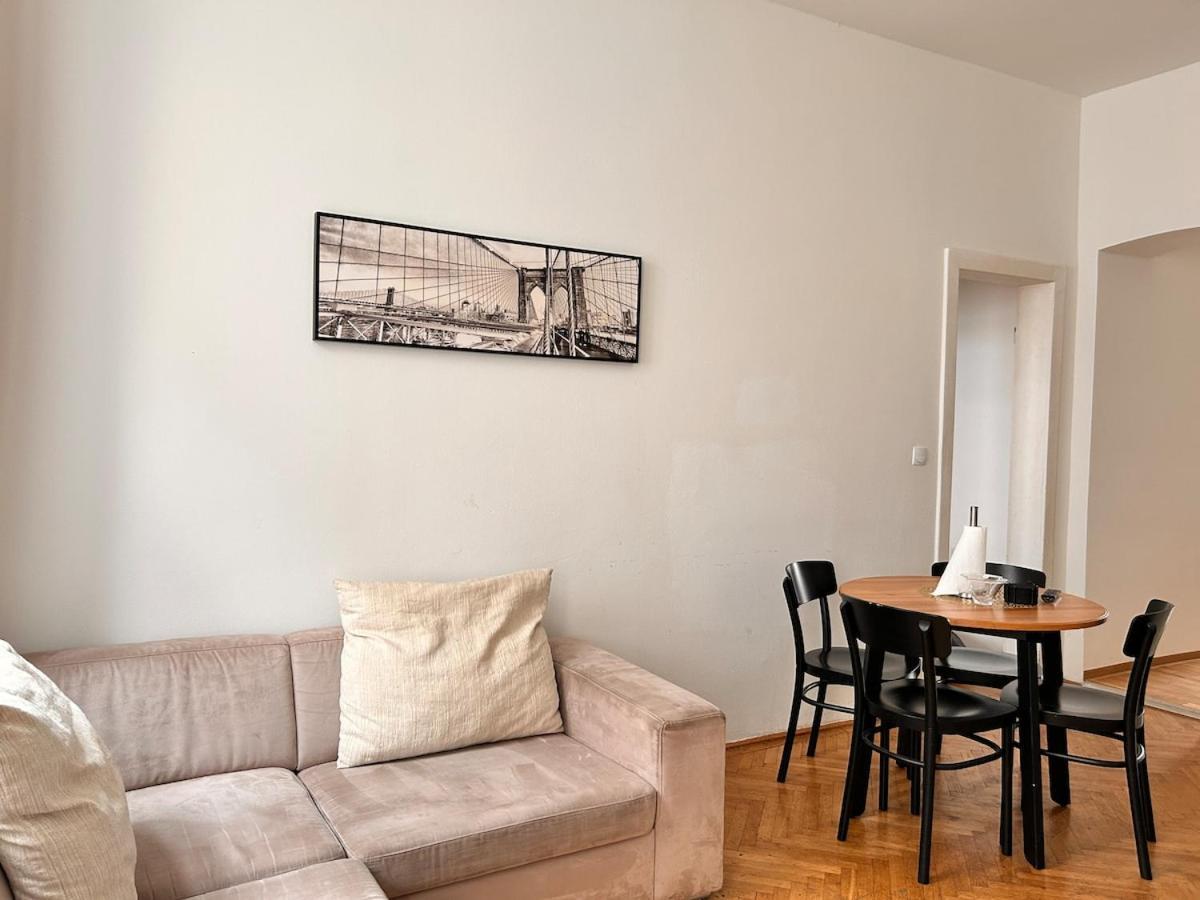Spacious Central 4-Room Suite For 6 - Near Subway Bécs Kültér fotó