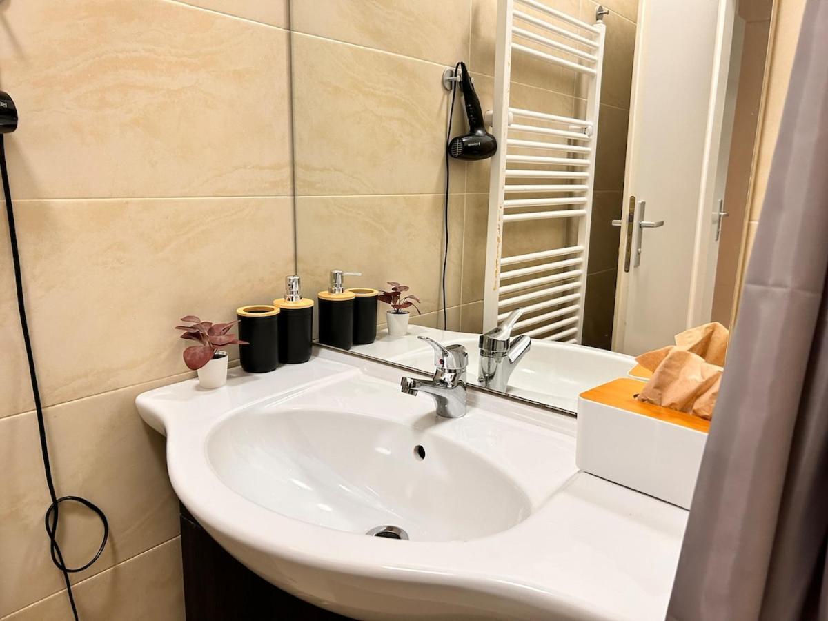 Spacious Central 4-Room Suite For 6 - Near Subway Bécs Kültér fotó