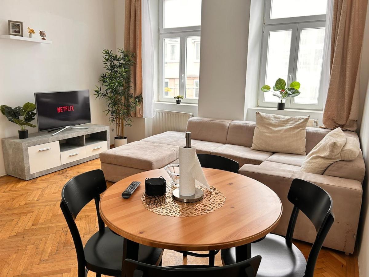 Spacious Central 4-Room Suite For 6 - Near Subway Bécs Kültér fotó