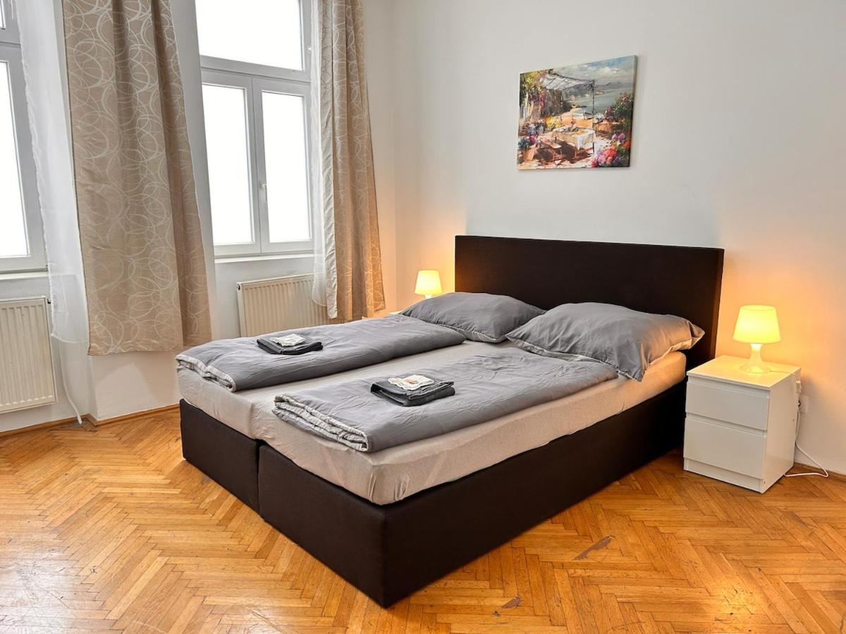 Spacious Central 4-Room Suite For 6 - Near Subway Bécs Kültér fotó